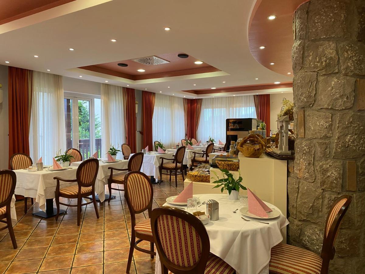 Hotel Grahor Depandance Sežana Exteriör bild